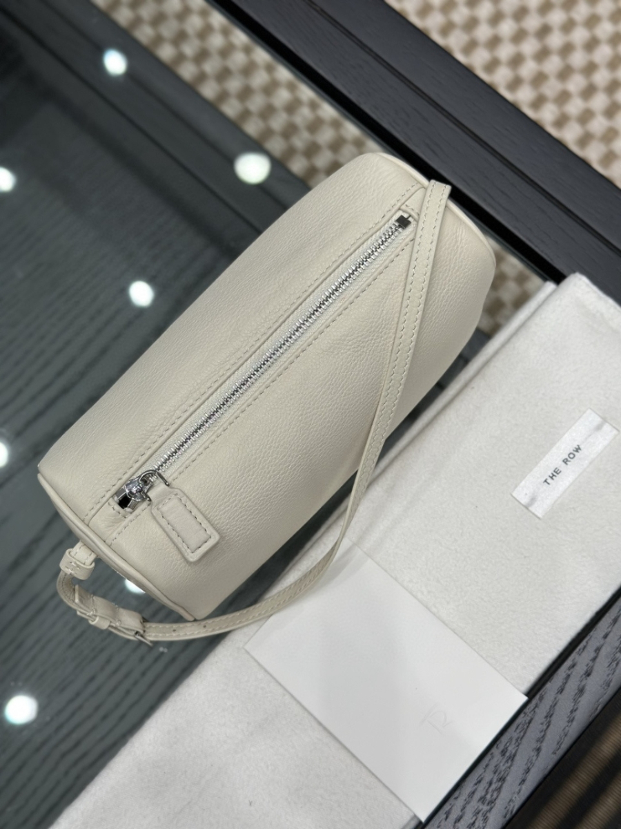 더미러THE Mirror_사진_20260315_3.jpg